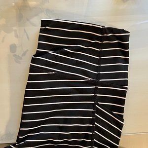 GAIAM Large Cropped Workout Leggings